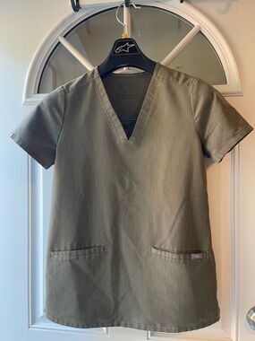 Figs Women’s  heather olive V-Neck Scrub Top